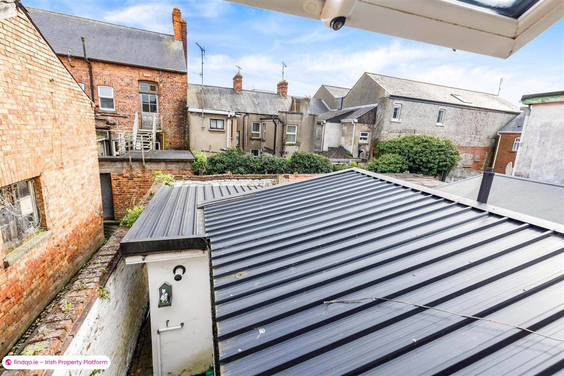 End of terrace house for Sale in Dundalk, Louth