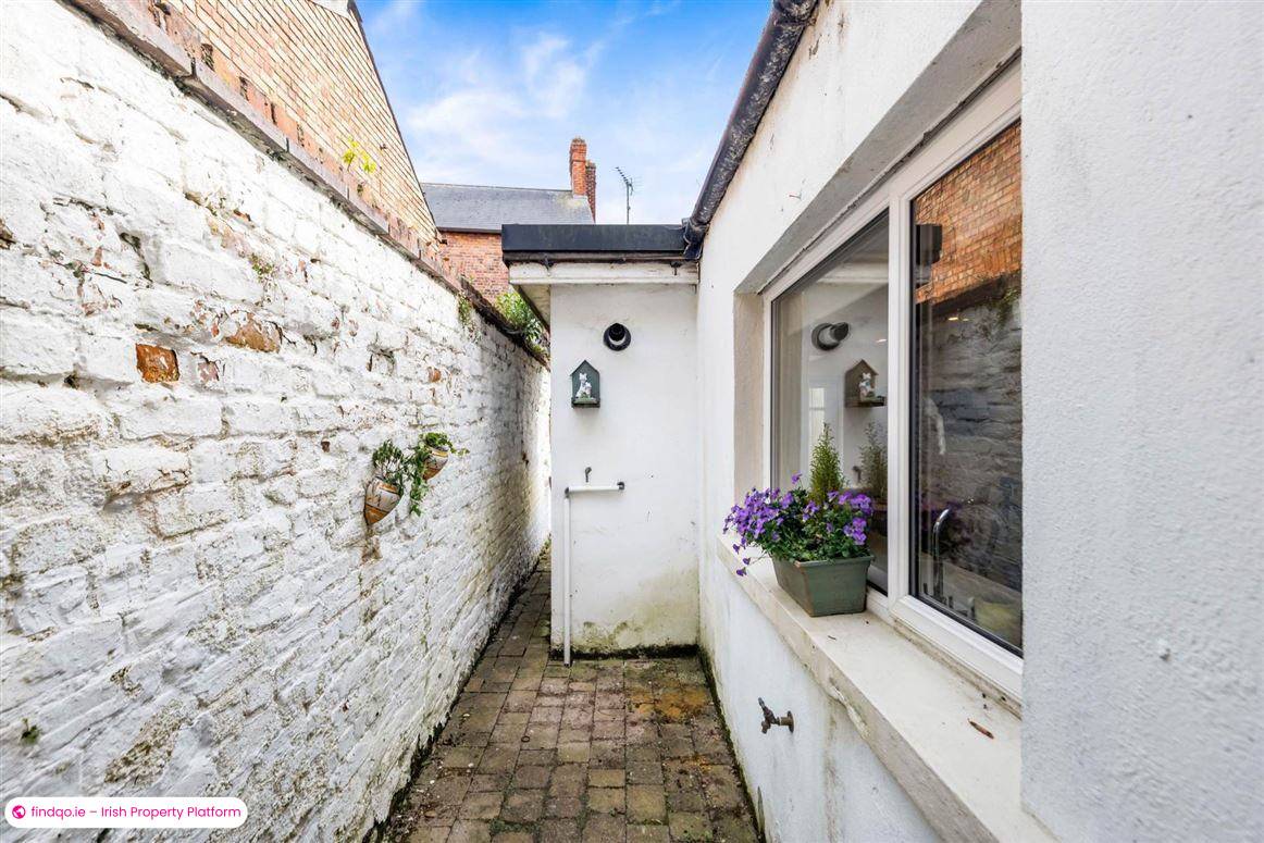 End of terrace house for Sale in Dundalk, Louth
