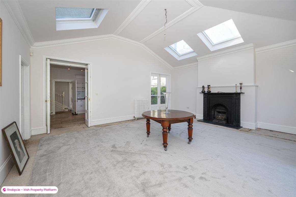 Semi-detached house for Sale in Ballintemple, Cork
