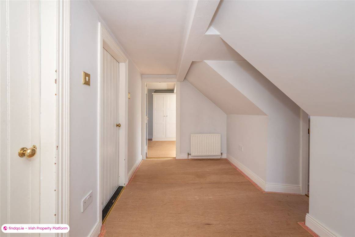 Semi-detached house for Sale in Ballintemple, Cork