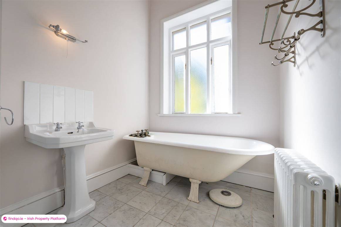 Semi-detached house for Sale in Ballintemple, Cork