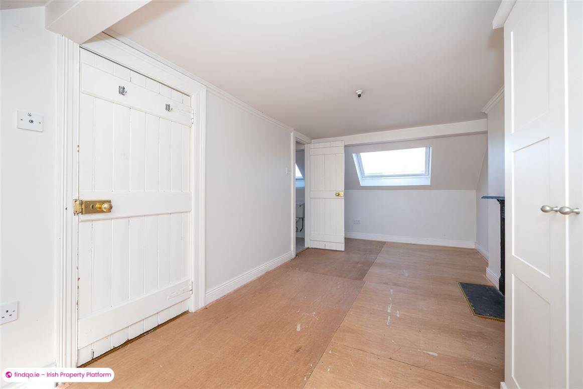 Semi-detached house for Sale in Ballintemple, Cork