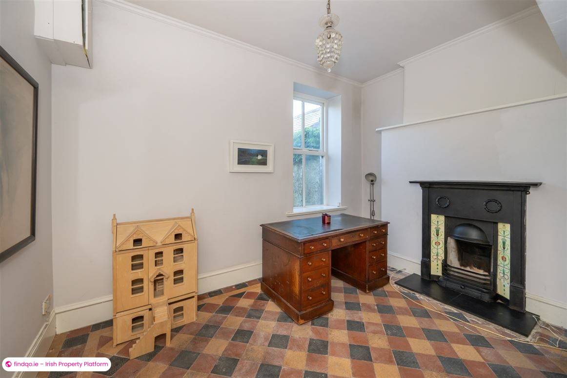 Semi-detached house for Sale in Ballintemple, Cork