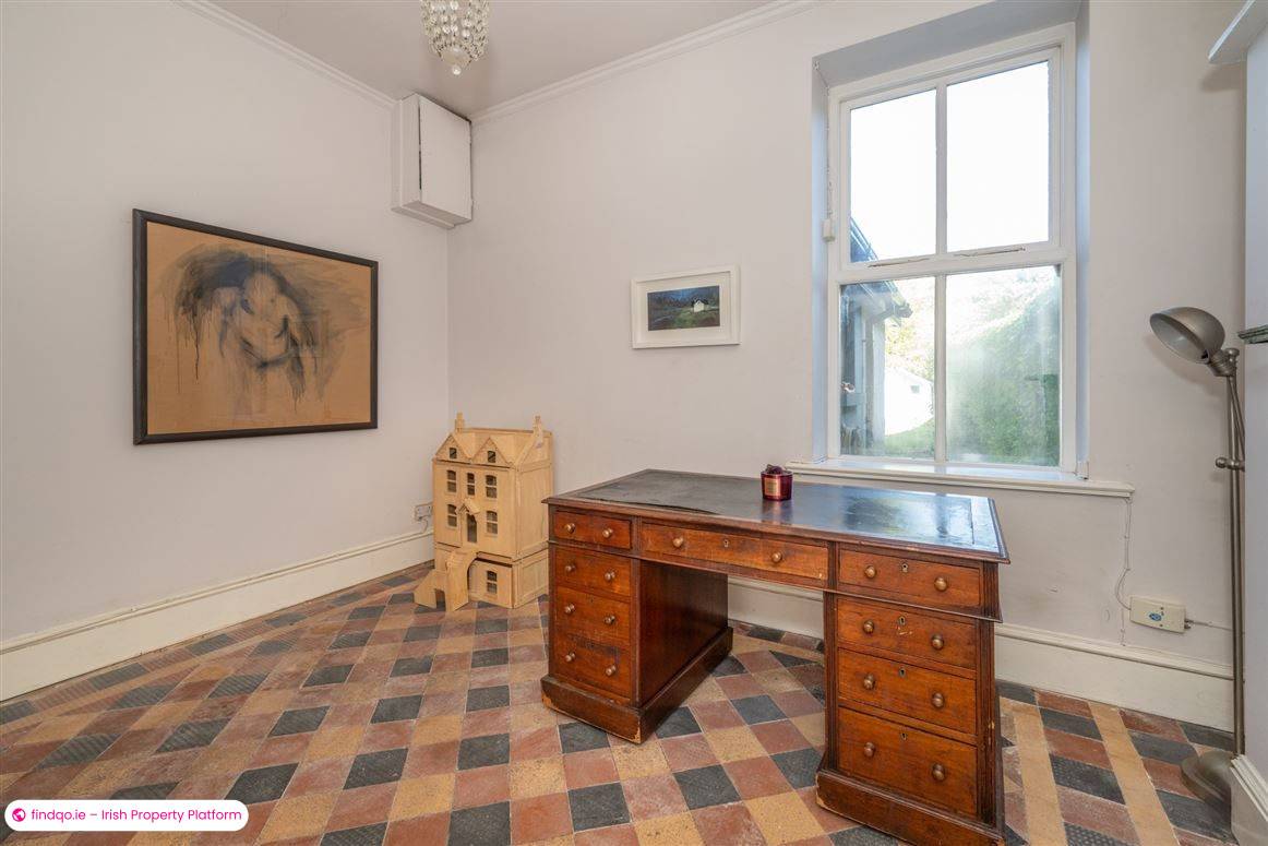 Semi-detached house for Sale in Ballintemple, Cork