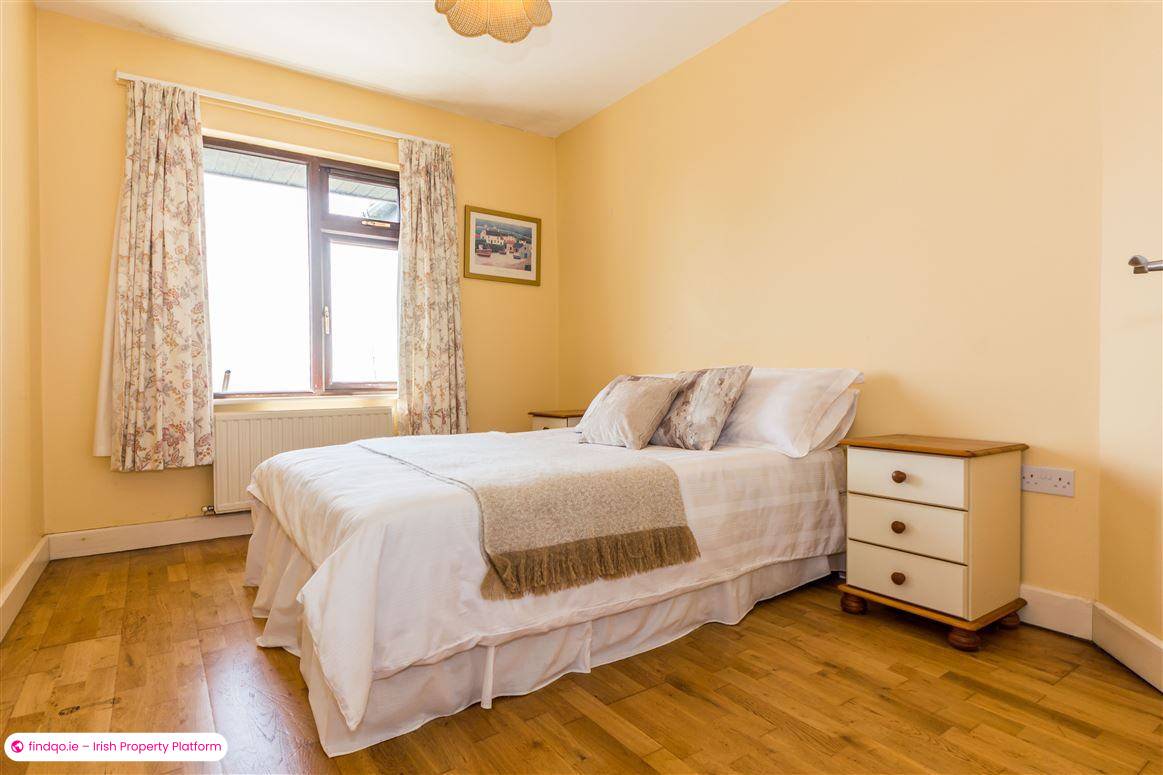 Detached house for Sale in Schull, Cork
