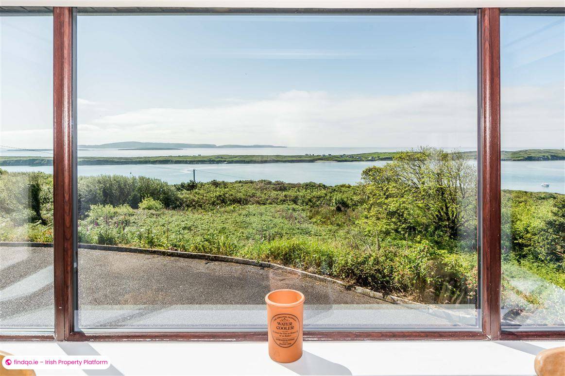 Detached house for Sale in Schull, Cork