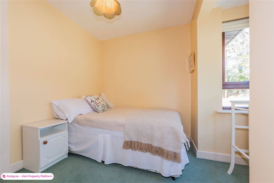 Detached house for Sale in Schull, Cork