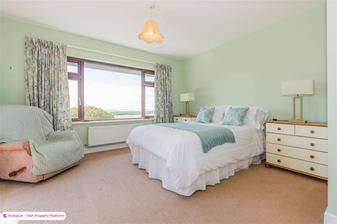 Detached house for Sale in Schull, Cork