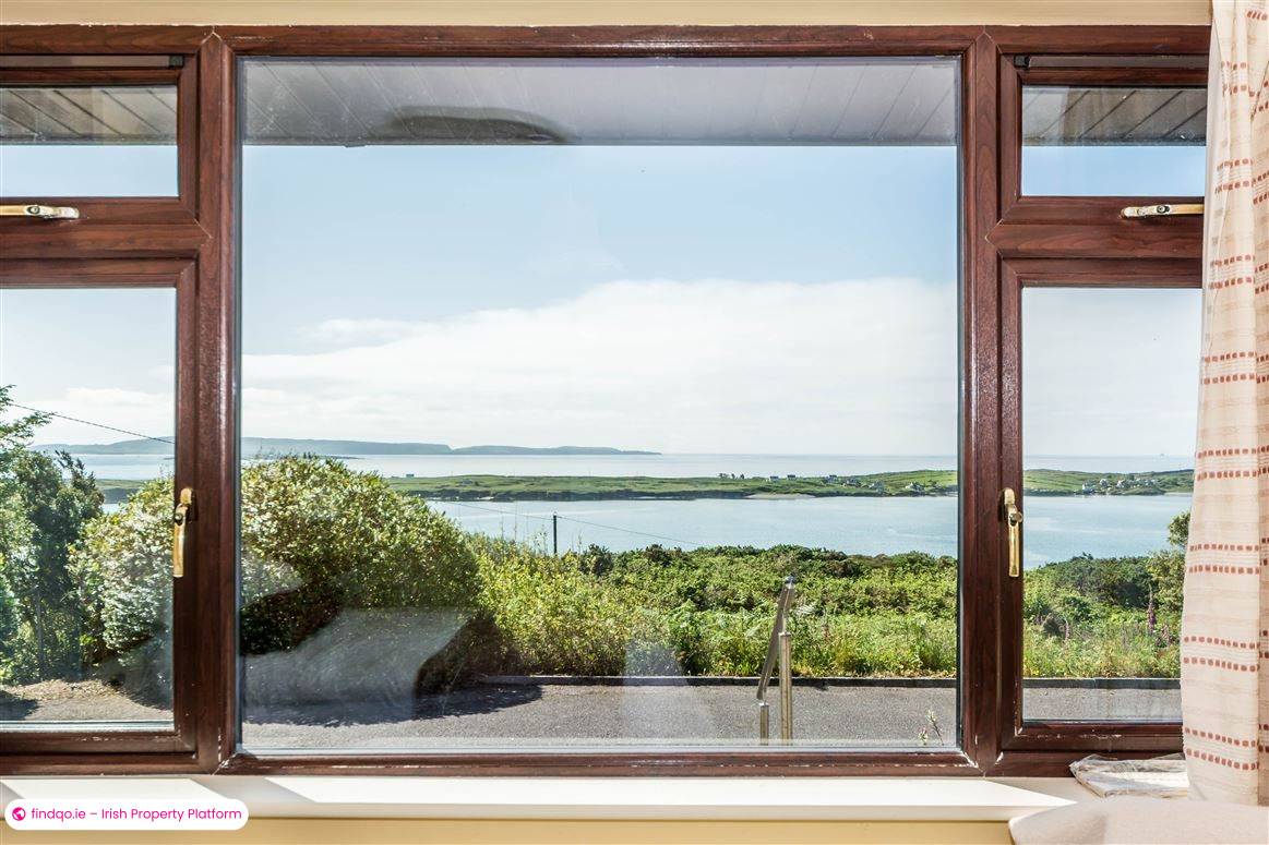 Detached house for Sale in Schull, Cork