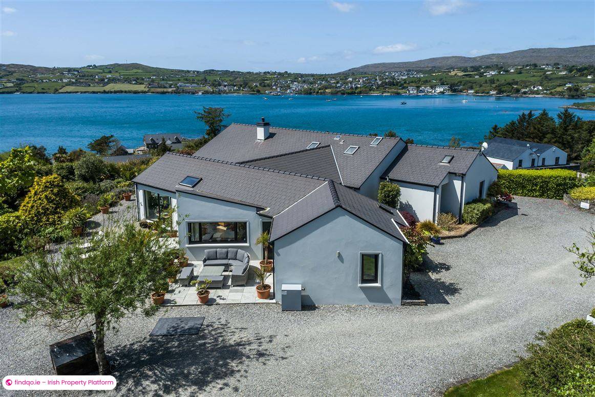 Detached house for Sale in Ballydehob, Cork