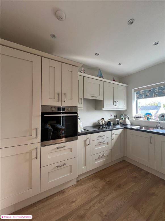 Semi-detached house for Sale in Schull, Cork