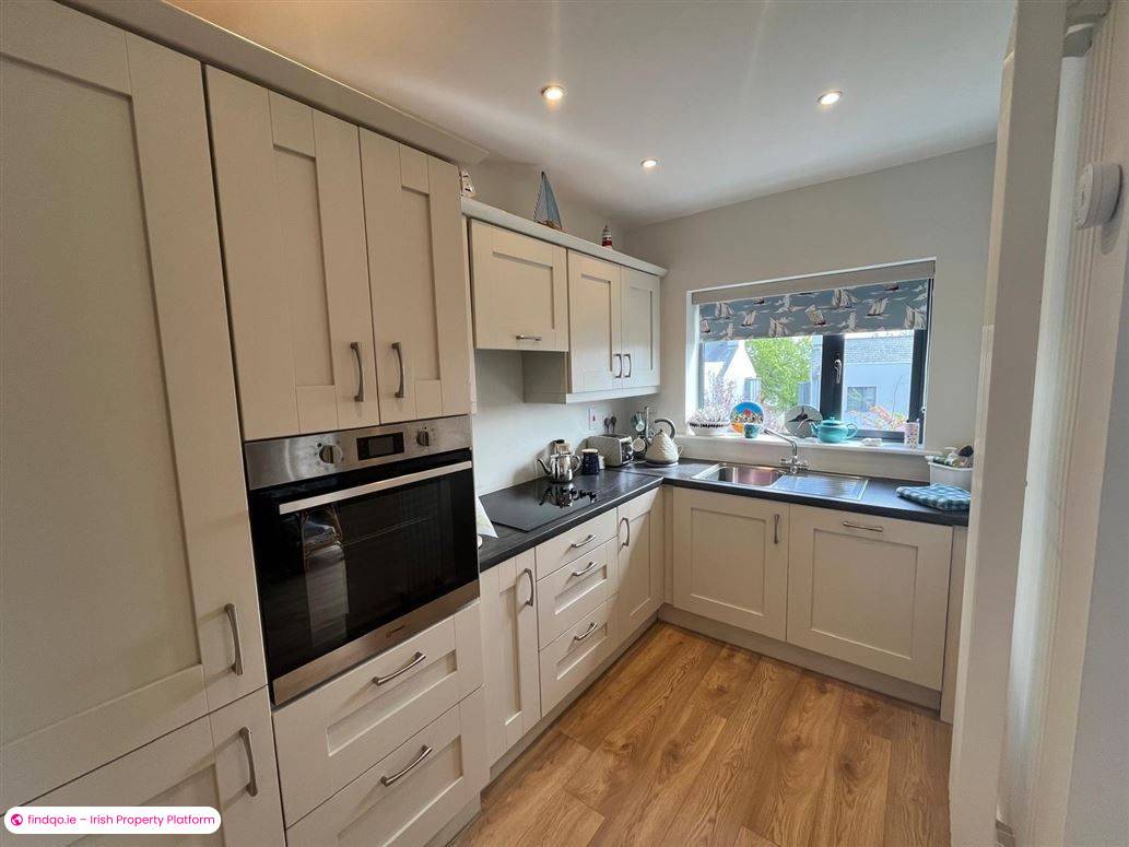 Semi-detached house for Sale in Schull, Cork