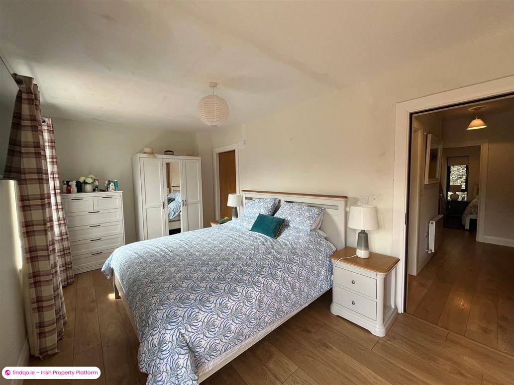 Semi-detached house for Sale in Schull, Cork