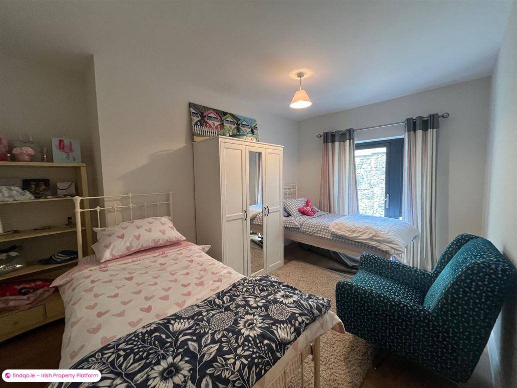 Semi-detached house for Sale in Schull, Cork