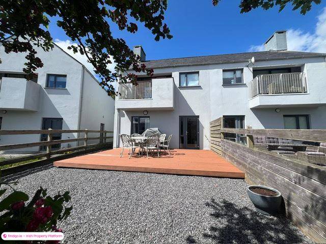 Semi-detached house for Sale in Schull, Cork