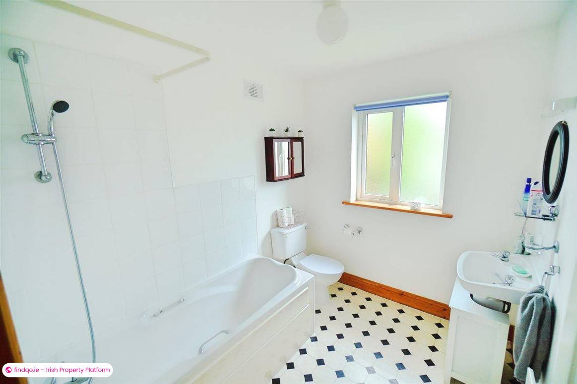 Semi-detached house for Sale in Nenagh, Tipperary