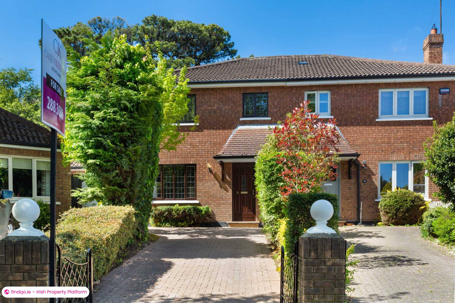 Semi-detached house for Sale in Dublin 18