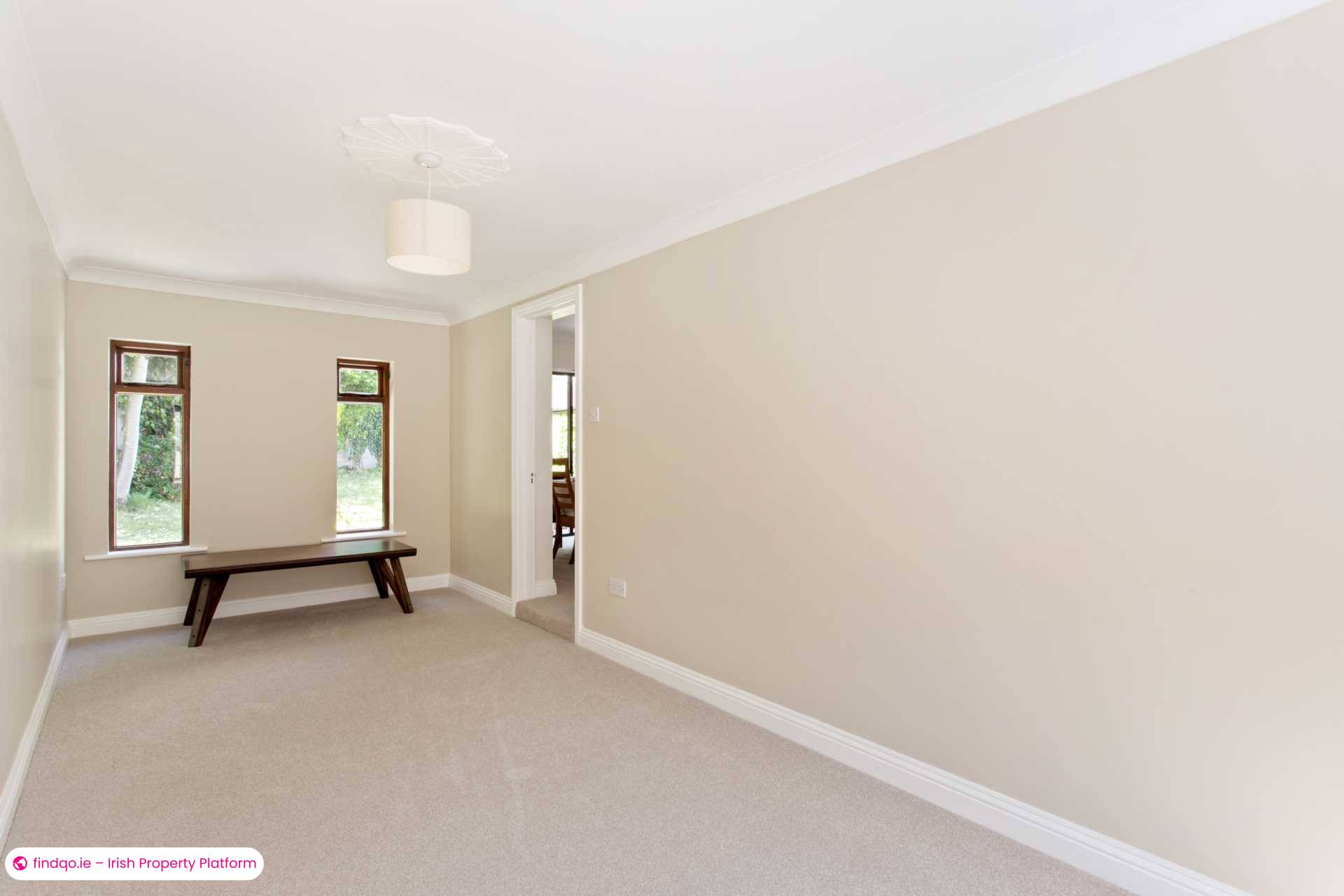 Semi-detached house for Sale in Dublin 18
