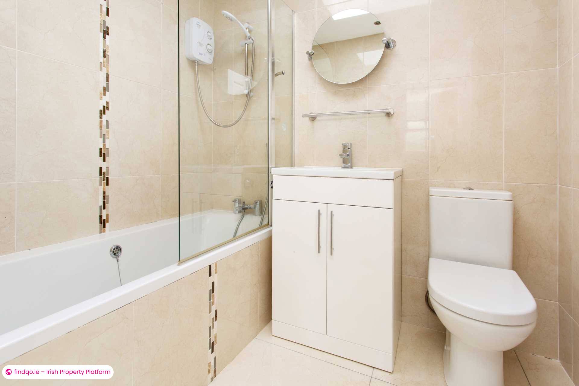 Semi-detached house for Sale in Dublin 18