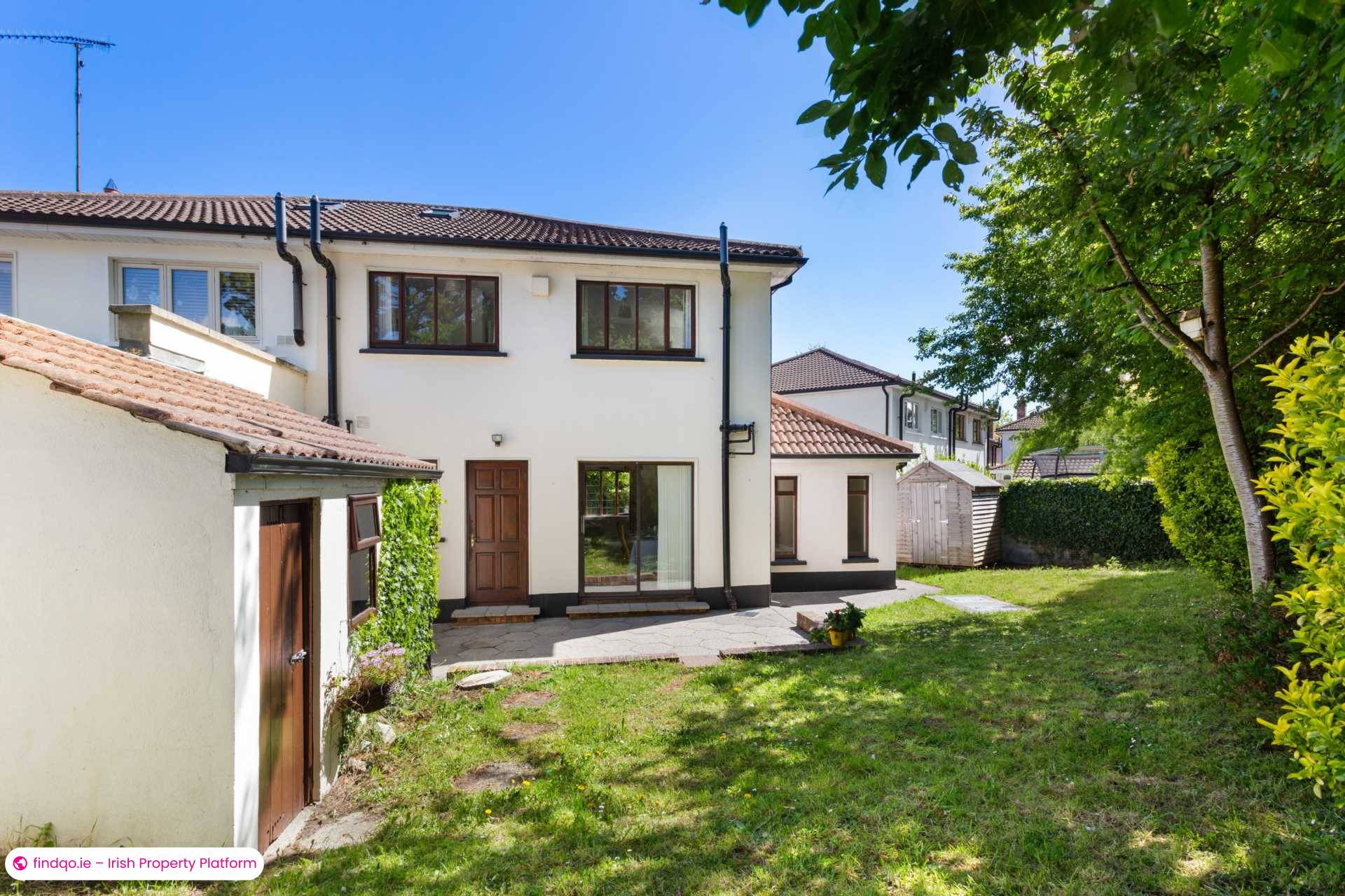 Semi-detached house for Sale in Dublin 18