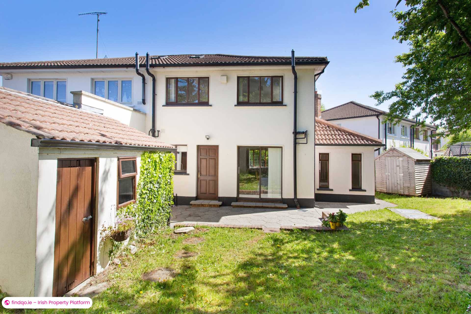 Semi-detached house for Sale in Dublin 18