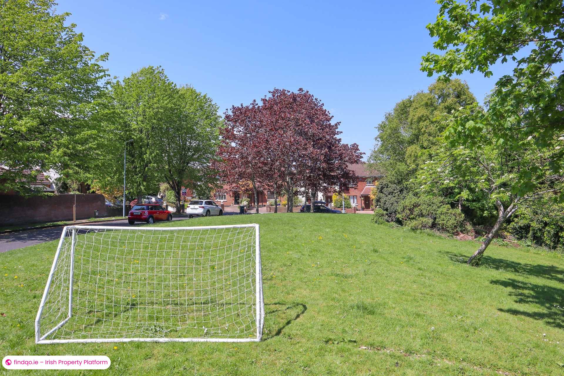 Semi-detached house for Sale in Dublin 18