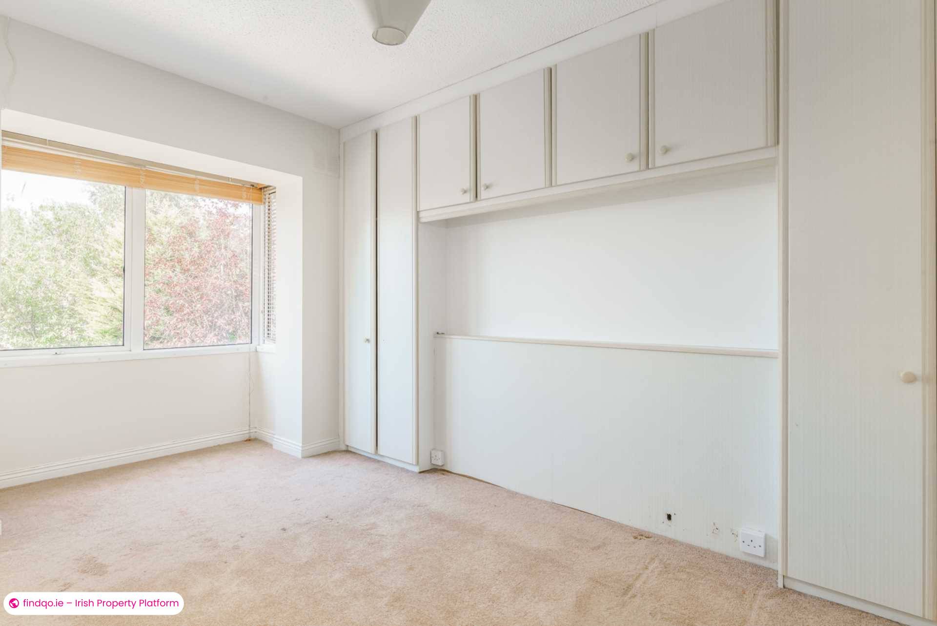 Semi-detached house for Sale in Stillorgan, Dublin (County)