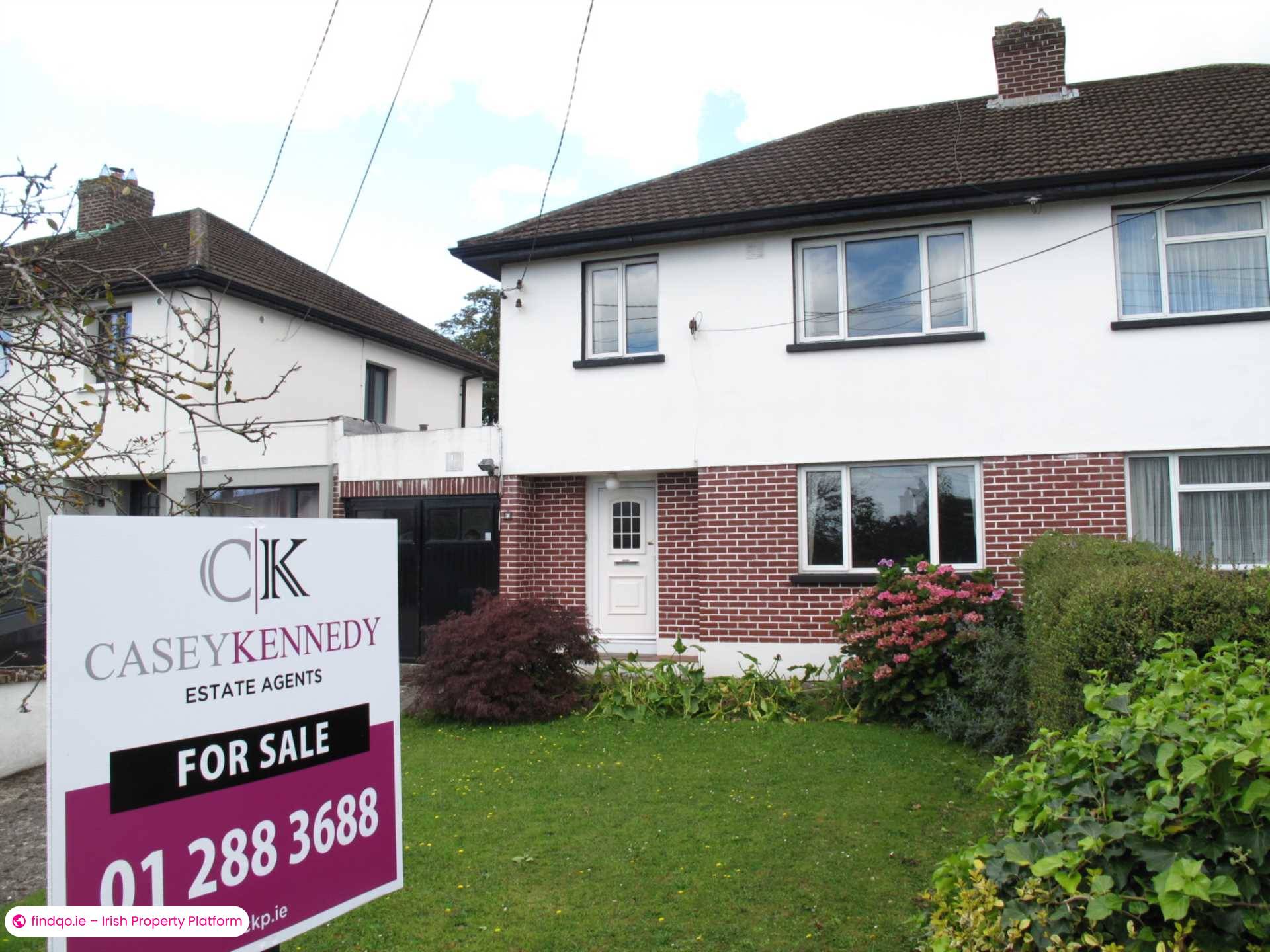 Semi-detached house for Sale in Stillorgan, Dublin (County)