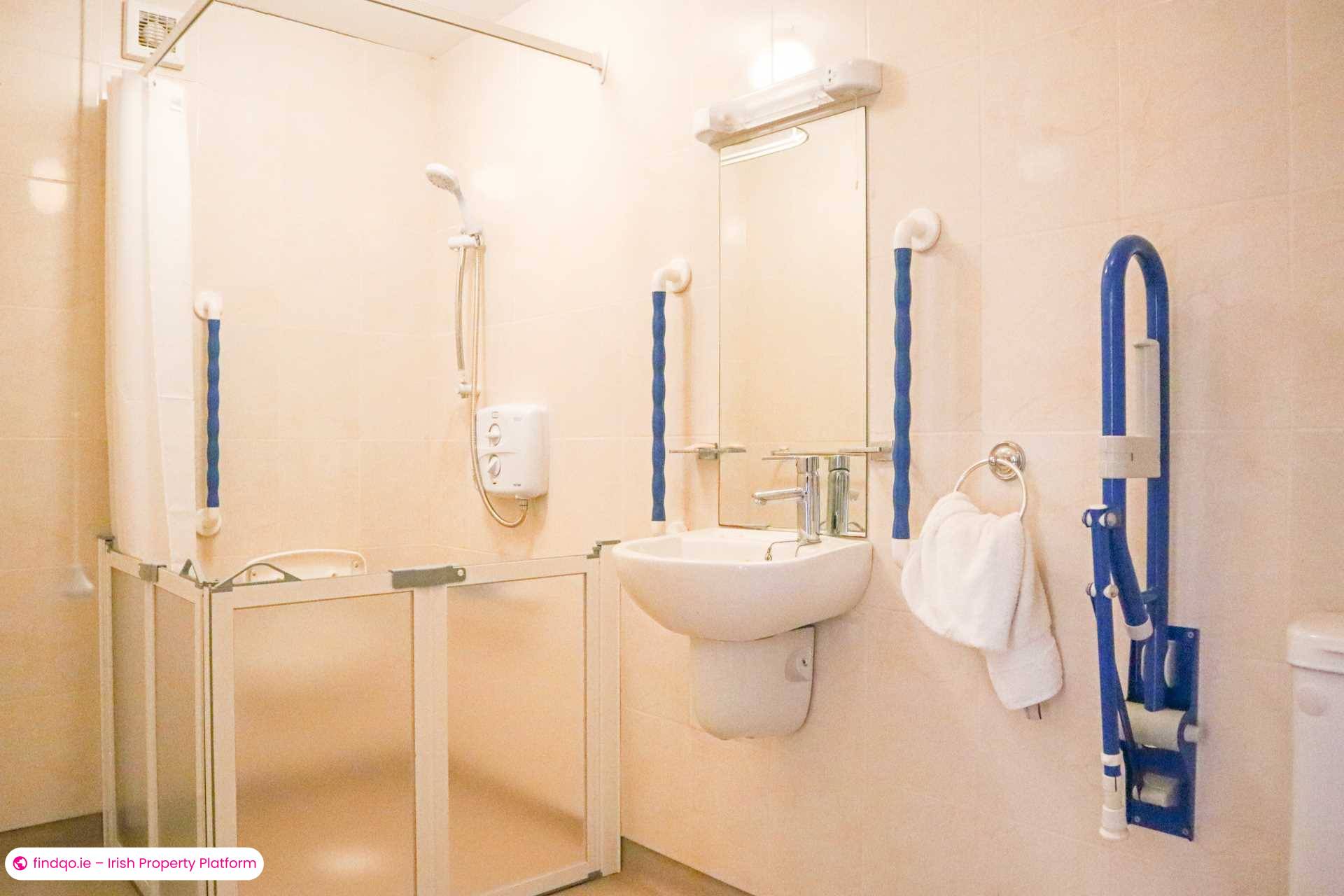 Semi-detached house for Sale in Stillorgan, Dublin (County)