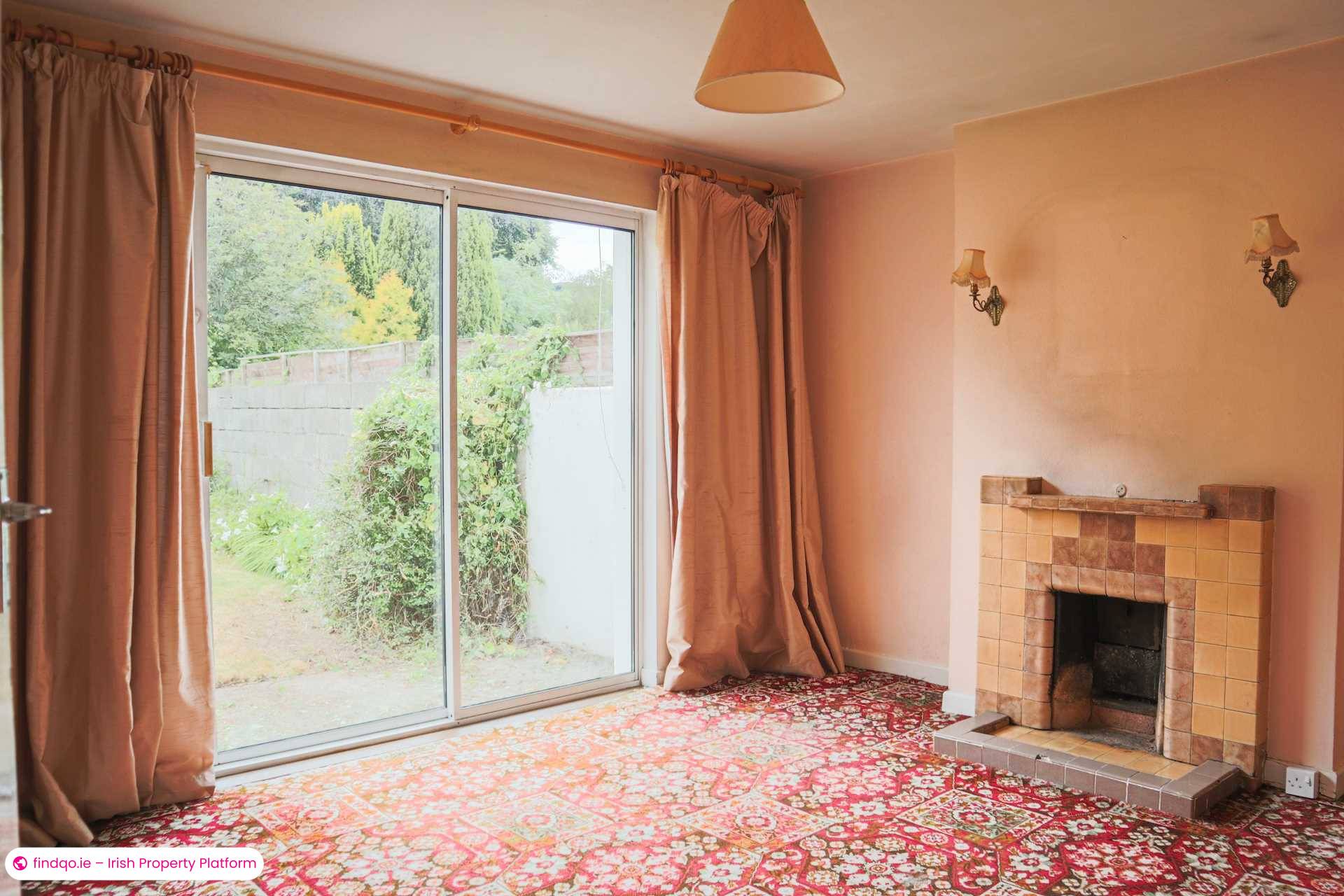 Semi-detached house for Sale in Stillorgan, Dublin (County)