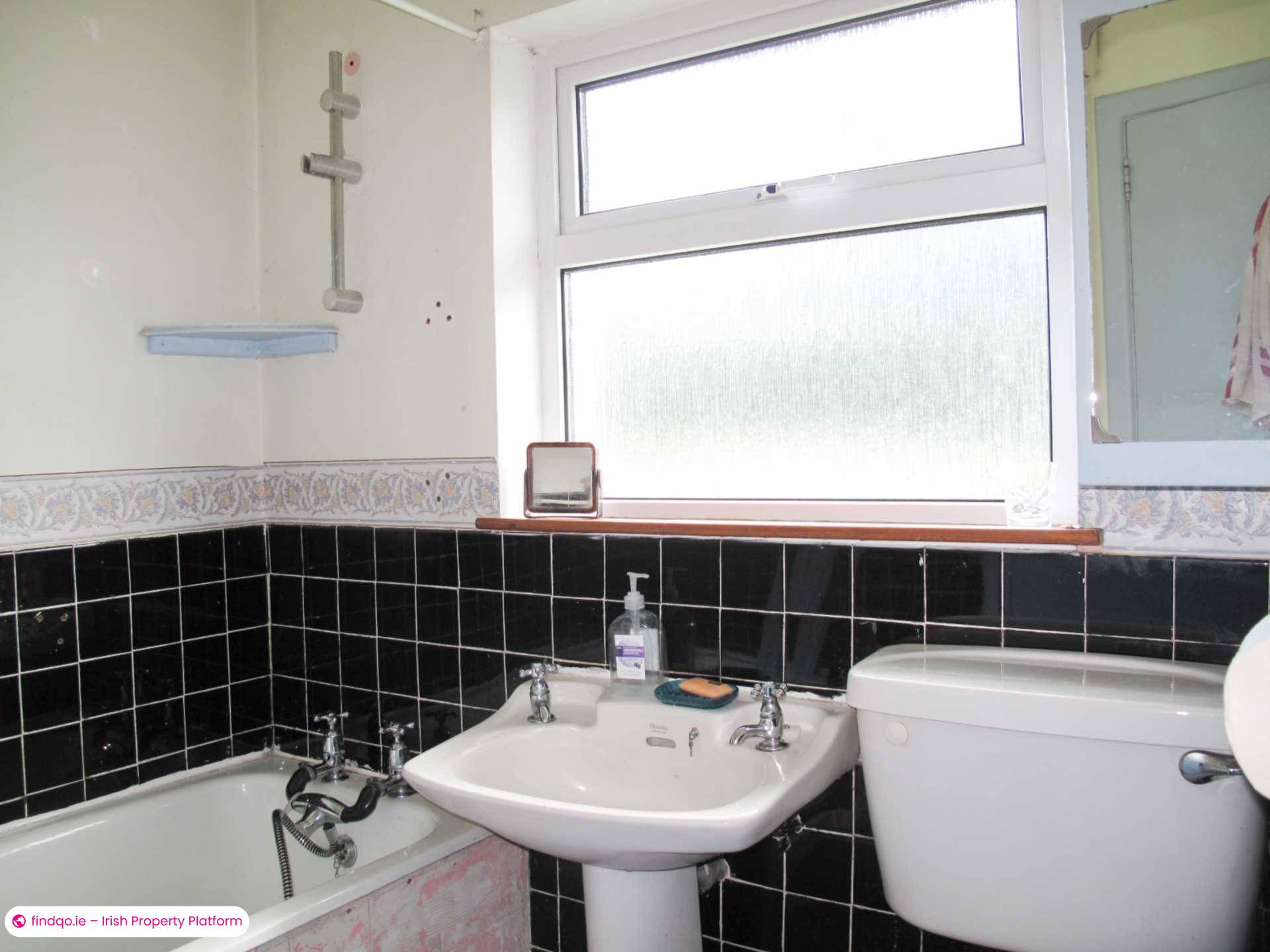 Semi-detached house for Sale in Stillorgan, Dublin (County)