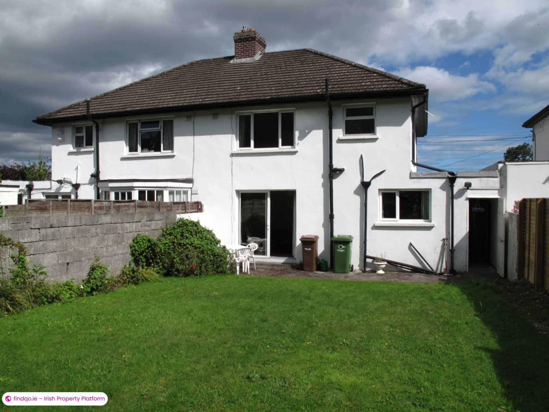 Semi-detached house for Sale in Stillorgan, Dublin (County)