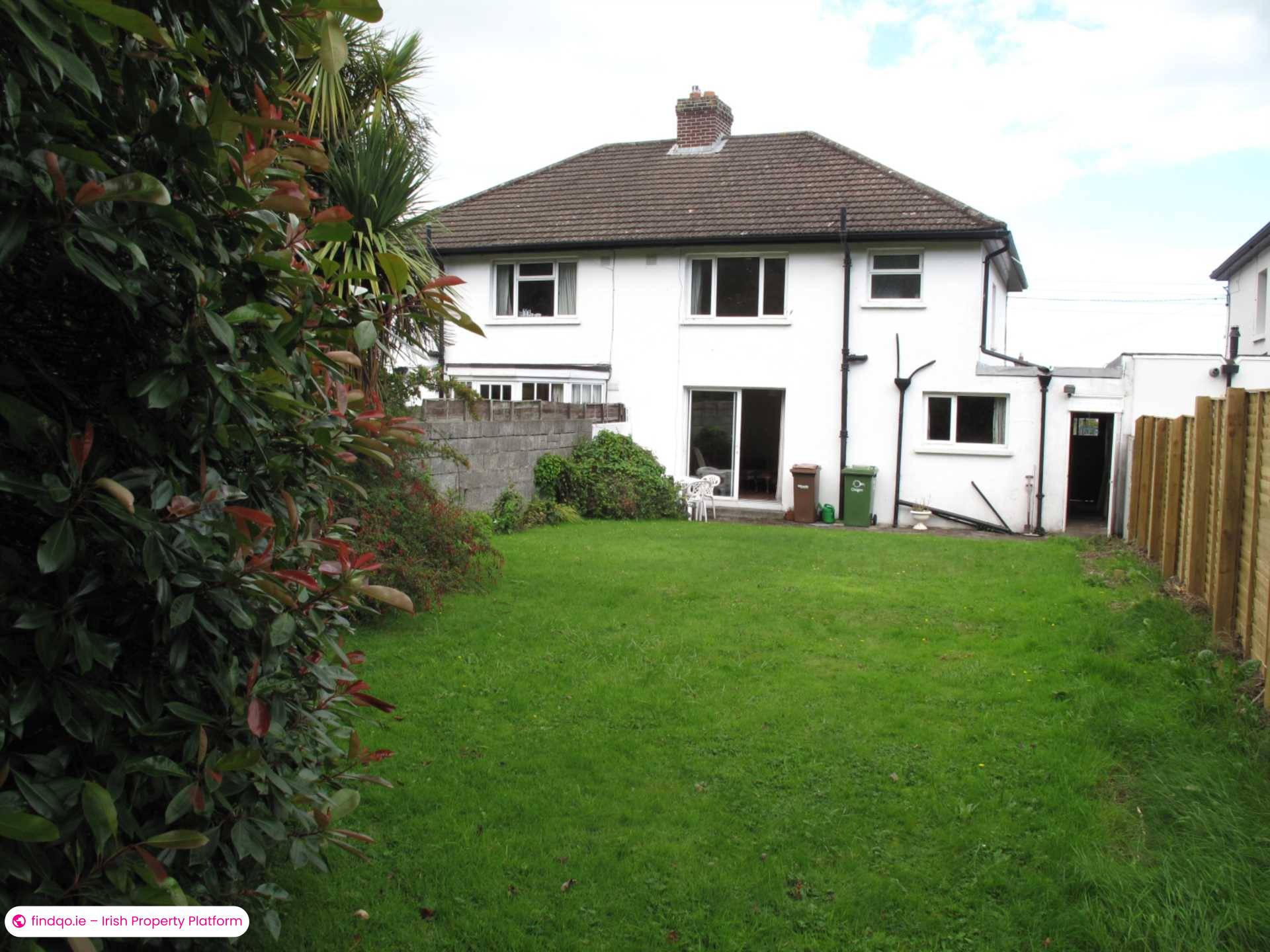 Semi-detached house for Sale in Stillorgan, Dublin (County)