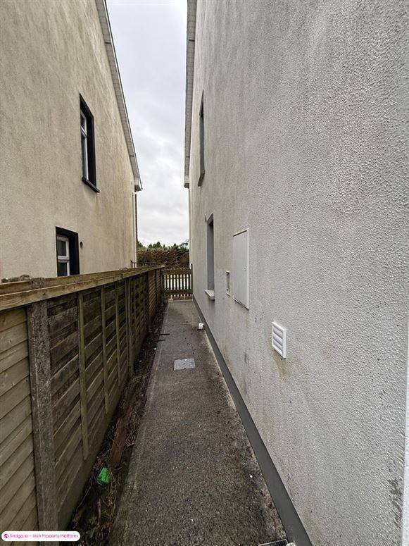 Semi-detached house for Sale in Ballaghaderreen, Roscommon
