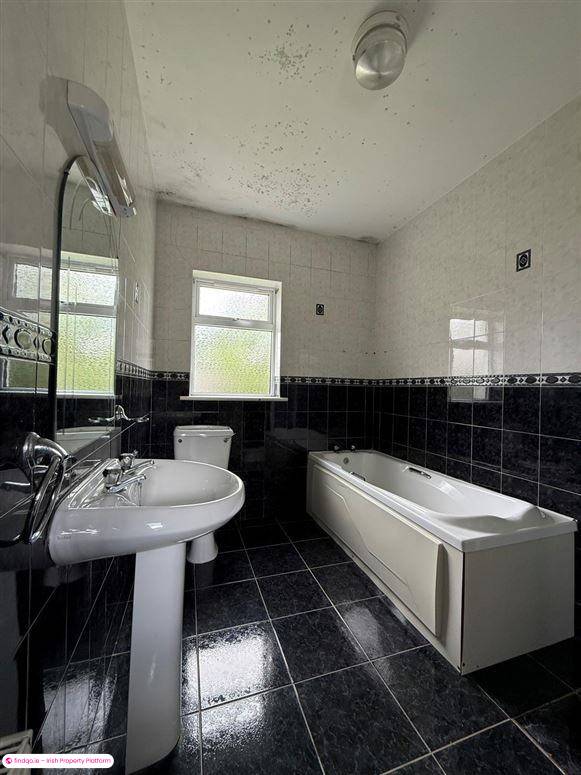 Semi-detached house for Sale in Ballaghaderreen, Roscommon