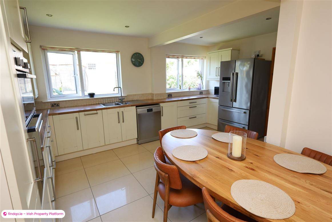 Semi-detached house for Sale in Passage West, Cork