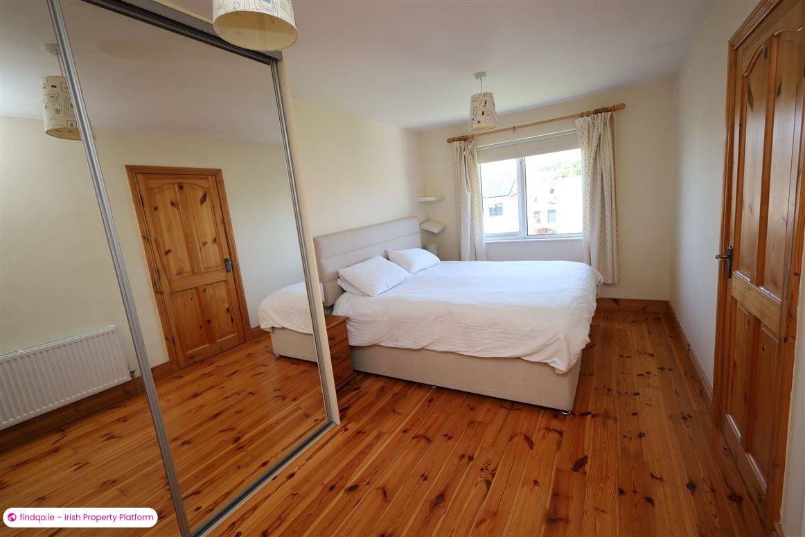 Semi-detached house for Sale in Passage West, Cork