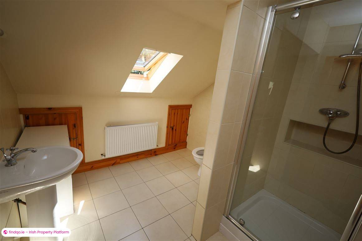 Semi-detached house for Sale in Passage West, Cork