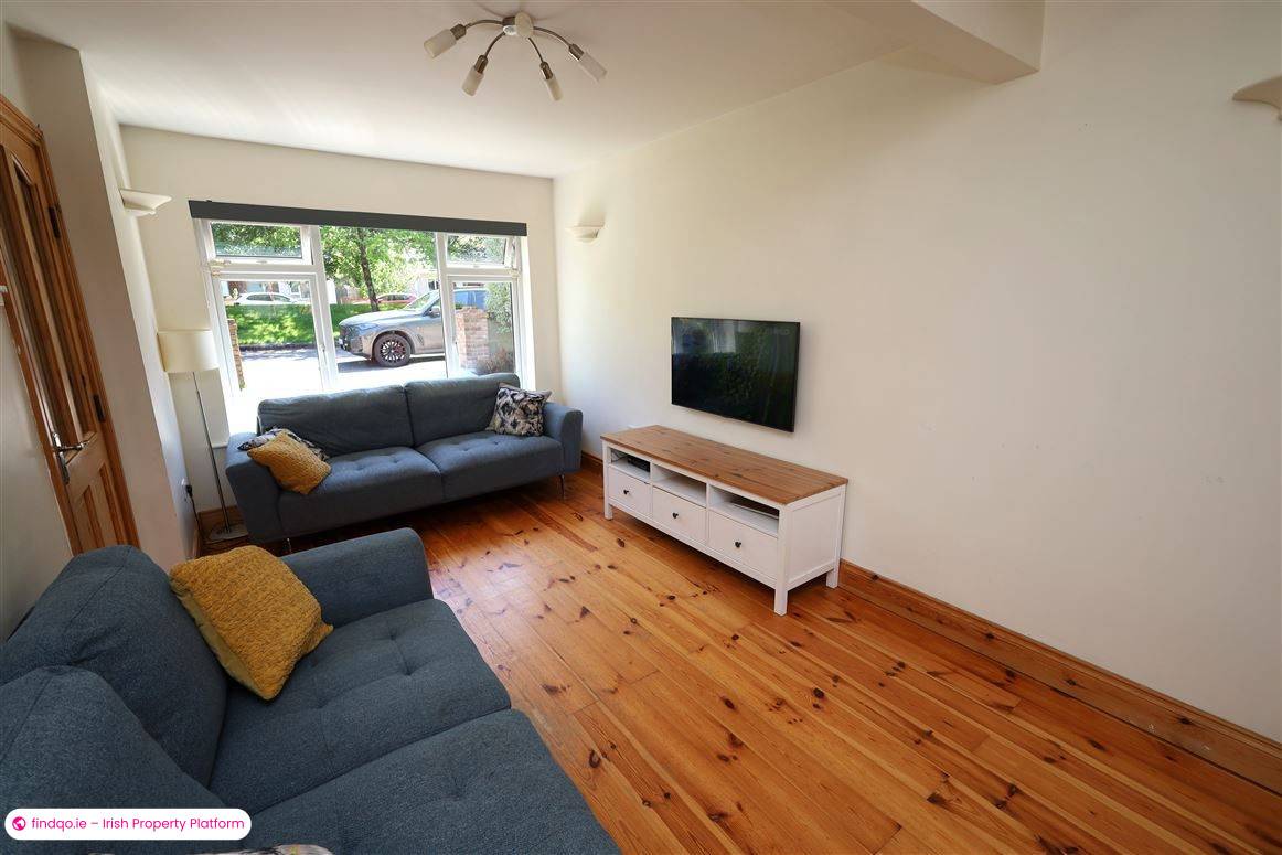 Semi-detached house for Sale in Passage West, Cork