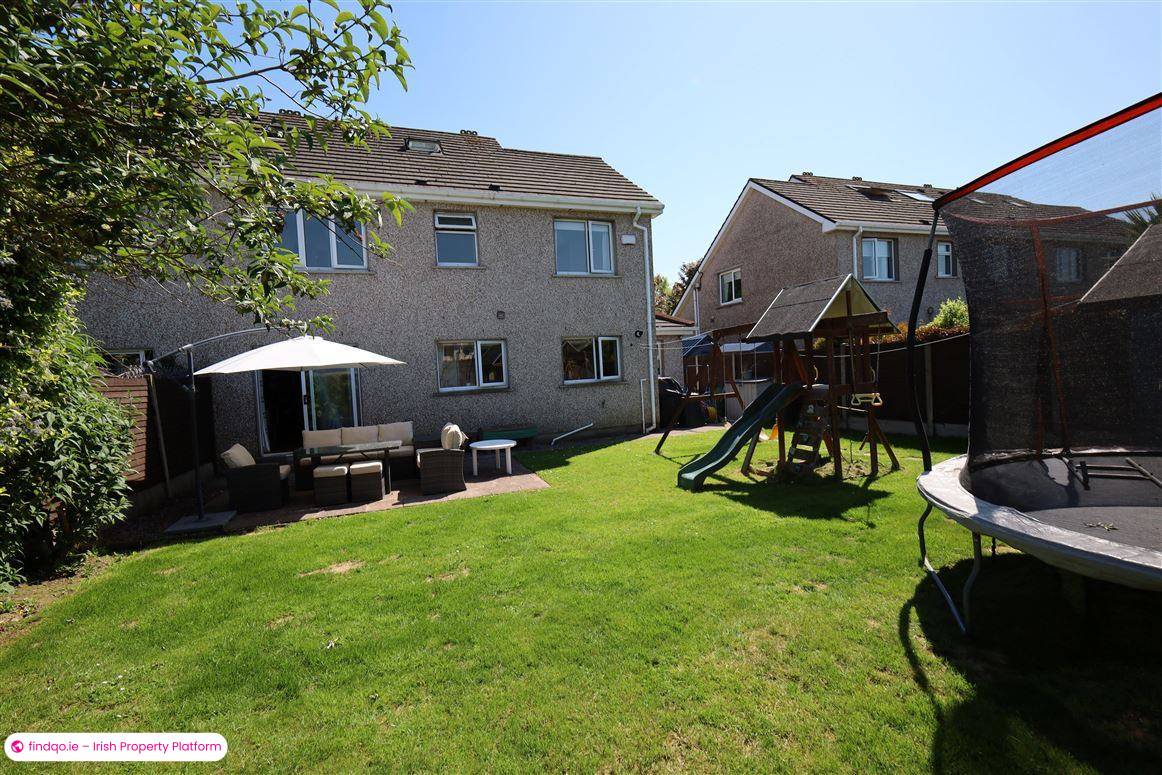 Semi-detached house for Sale in Passage West, Cork