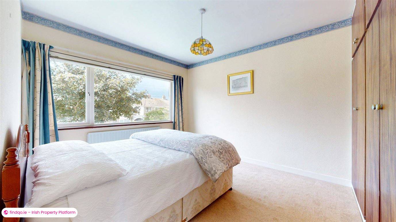 Semi-detached house for Sale in Sutton, Dublin 13