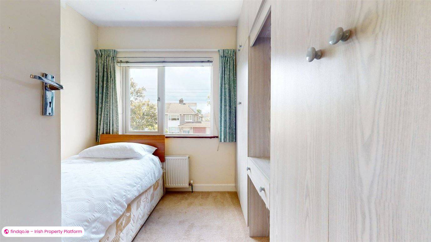 Semi-detached house for Sale in Sutton, Dublin 13
