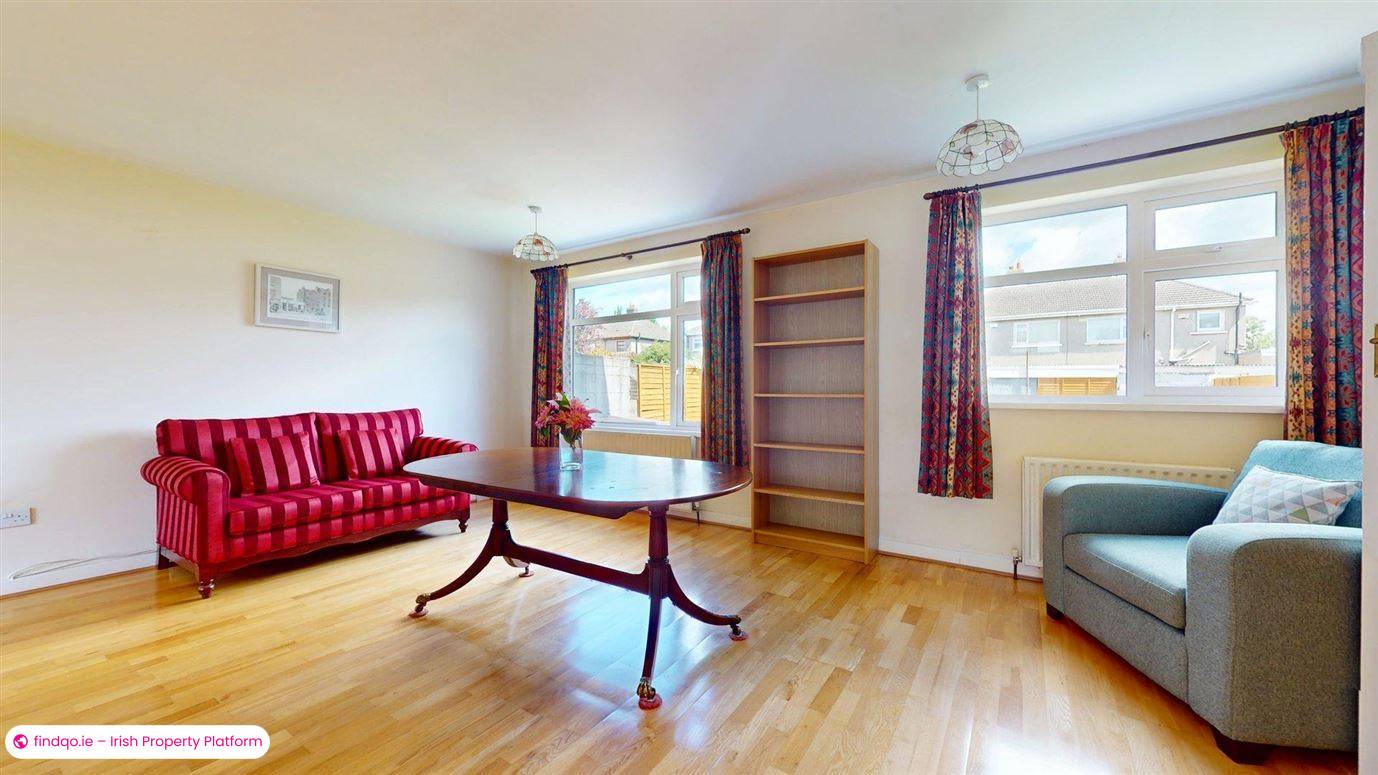 Semi-detached house for Sale in Sutton, Dublin 13