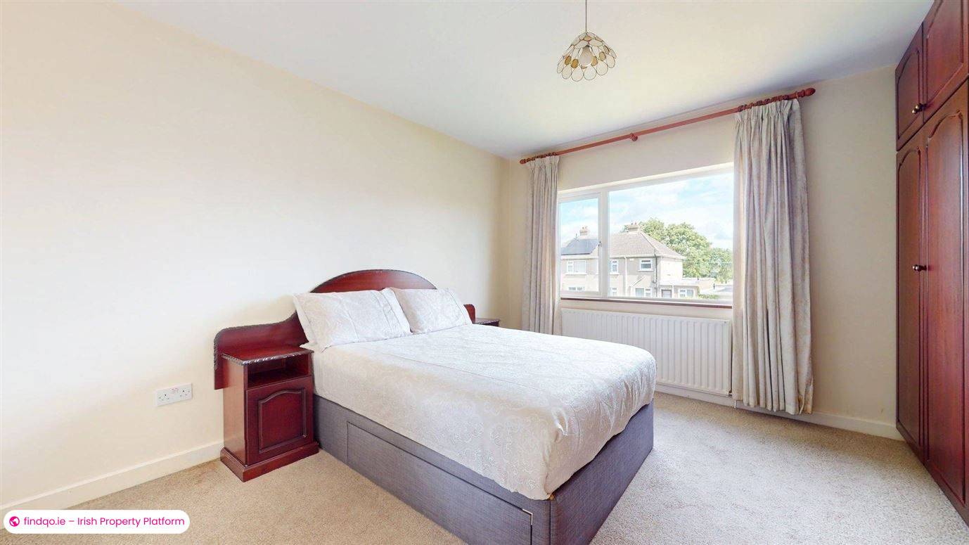 Semi-detached house for Sale in Sutton, Dublin 13