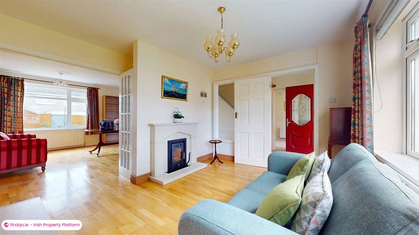 Semi-detached house for Sale in Sutton, Dublin 13