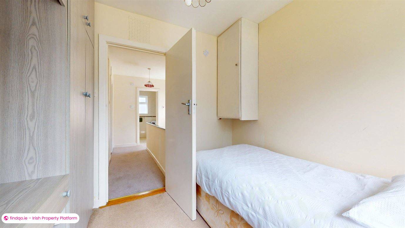 Semi-detached house for Sale in Sutton, Dublin 13