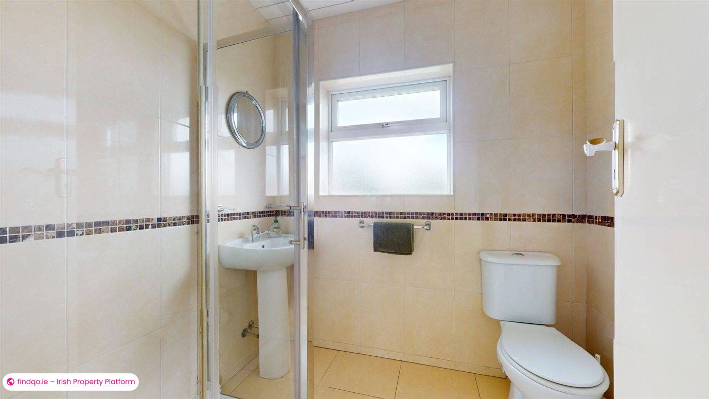 Semi-detached house for Sale in Sutton, Dublin 13
