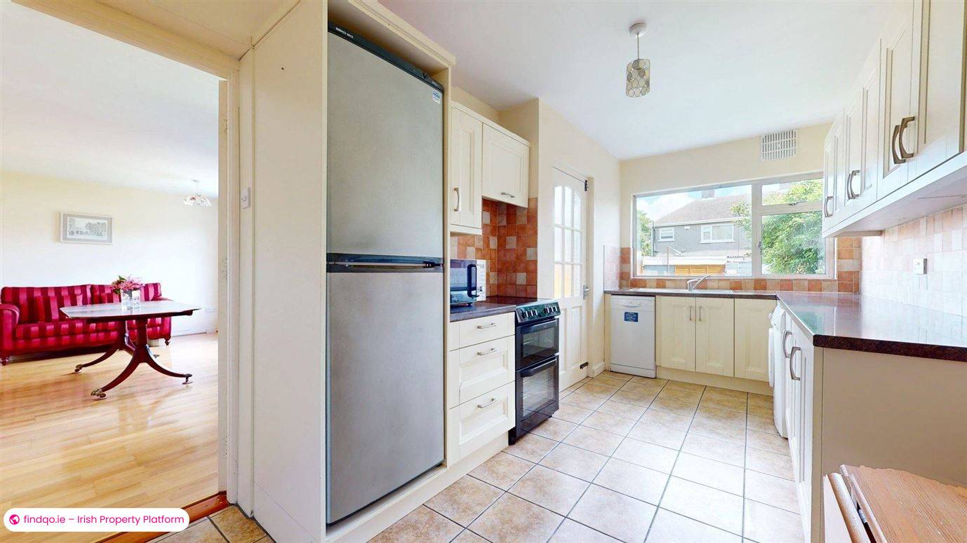 Semi-detached house for Sale in Sutton, Dublin 13