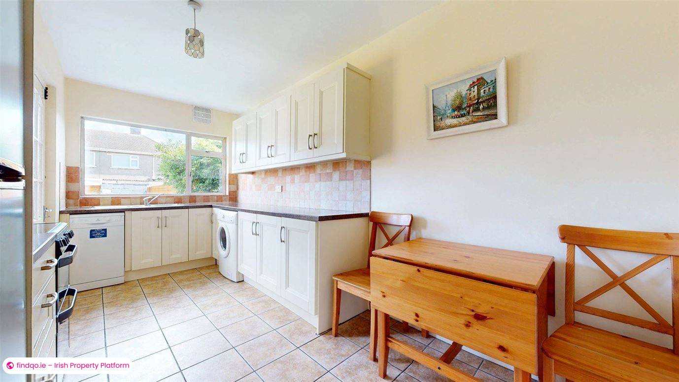 Semi-detached house for Sale in Sutton, Dublin 13