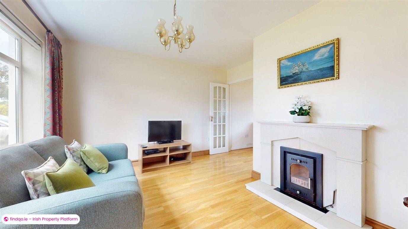 Semi-detached house for Sale in Sutton, Dublin 13